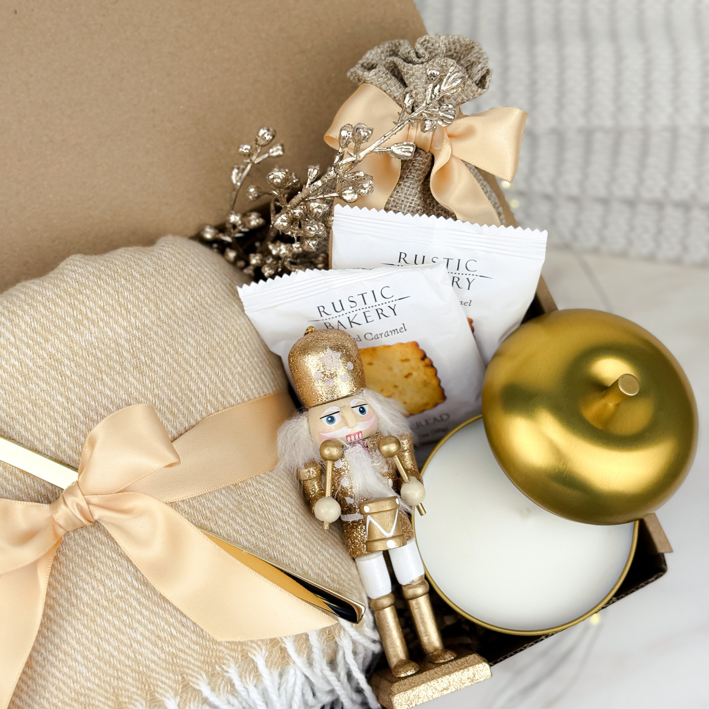 Golden Apple | Christmas Gift Box